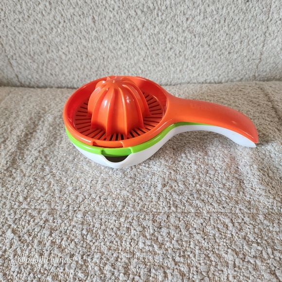 NWOT URBAN TREND TANGO CITRUS JUICER(S) ORANGE, LEMON, ETC - Picture 3 of 9